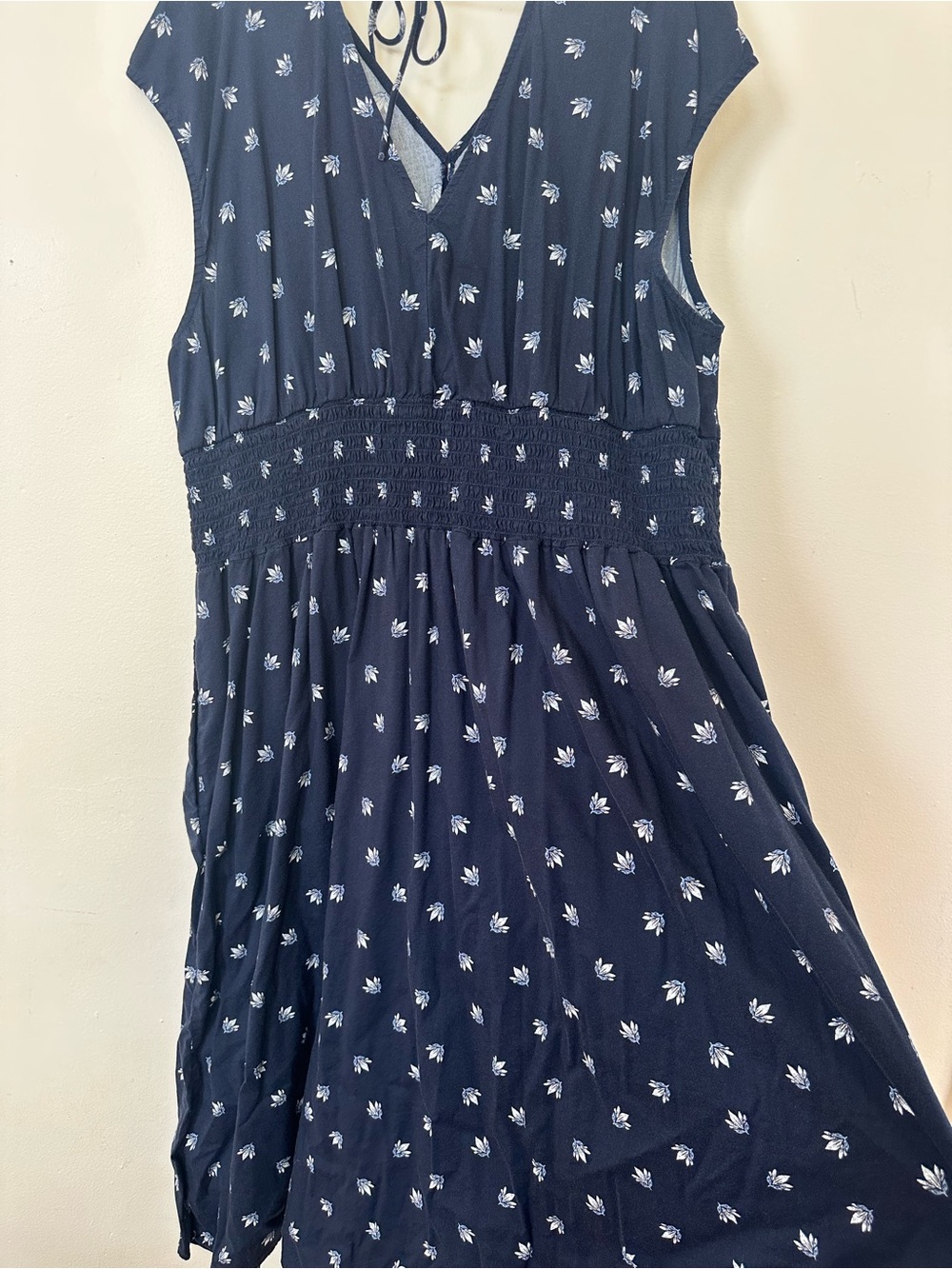Old Navy navy floral dress, size 3X - Picture 4 of 5